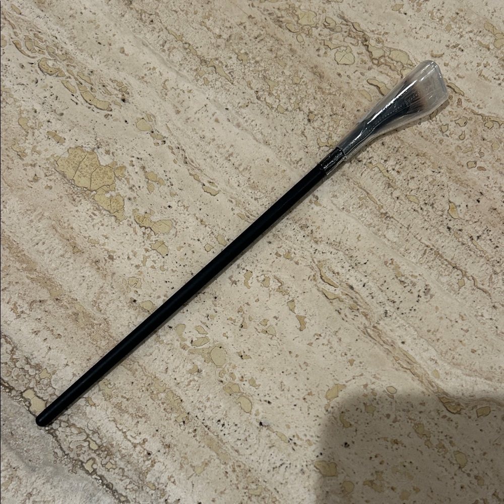 NEW 🆕 Quo Fan Shaped Eyelash Brush Makeup for upper and lower lashes